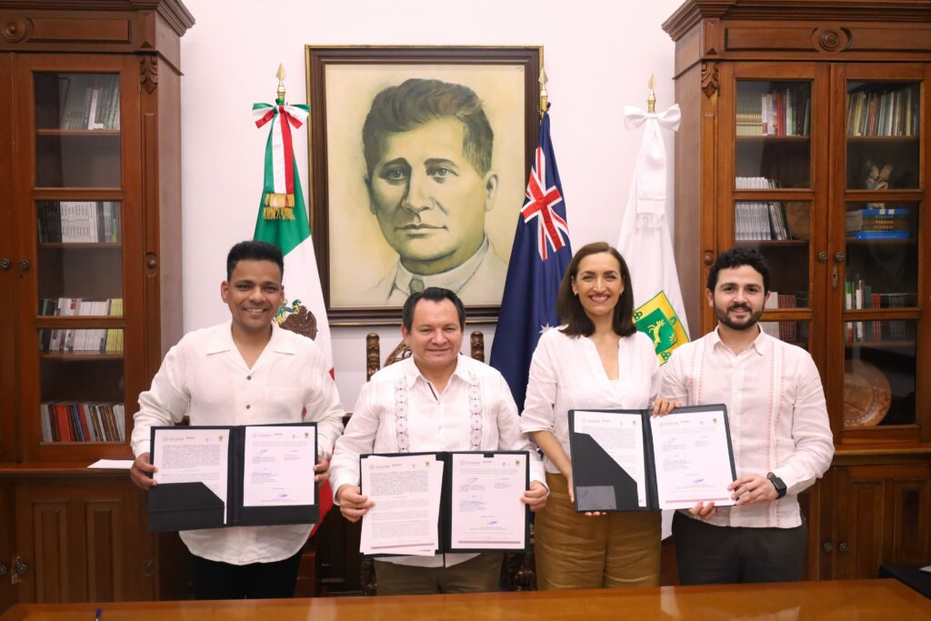 Yucatán State Governor Joaquín Díaz MenaDíaz Mena